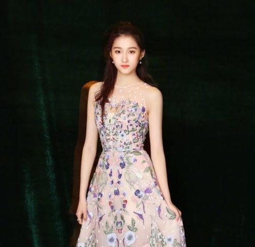 吃瓜娱乐圈关晓彤,娱乐圈的青春女神与成长之路  第1张